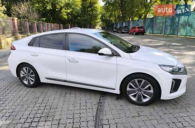 Хетчбек Hyundai Ioniq 2017 в 