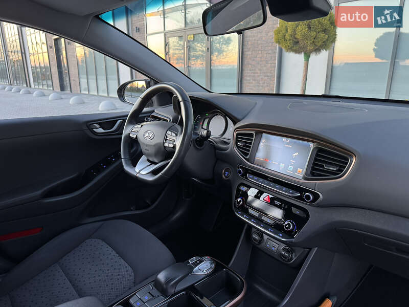 Хэтчбек Hyundai Ioniq 2018 в Тернополе