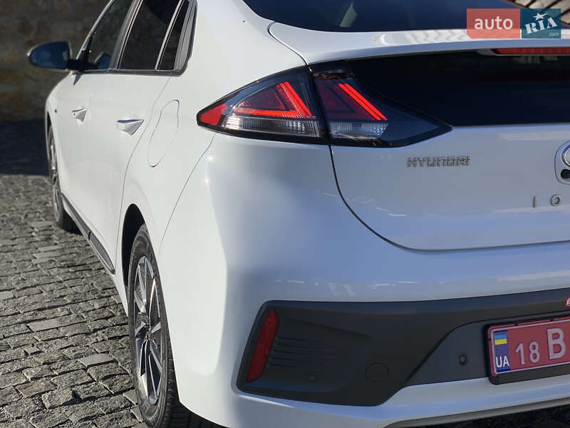Лифтбек Hyundai Ioniq 2021 в Ровно