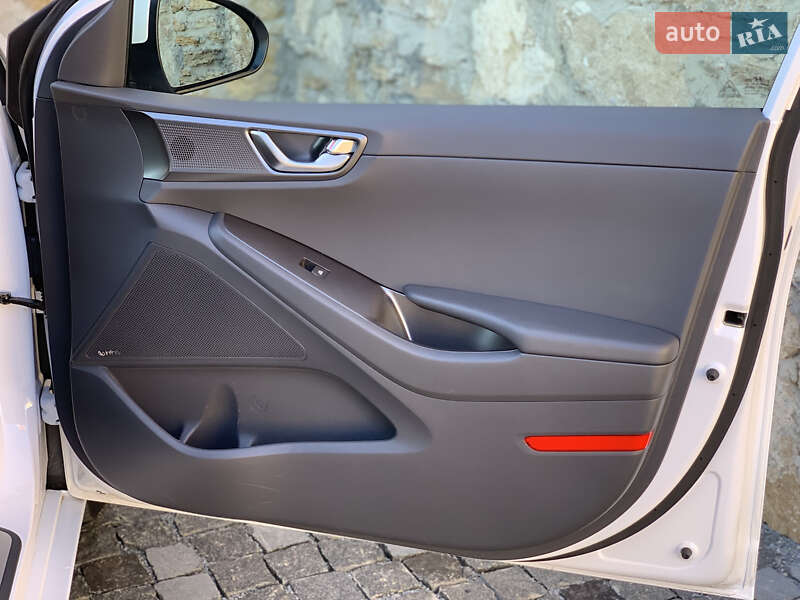 Лифтбек Hyundai Ioniq 2021 в Ровно