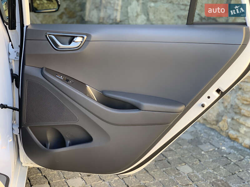 Лифтбек Hyundai Ioniq 2021 в Ровно