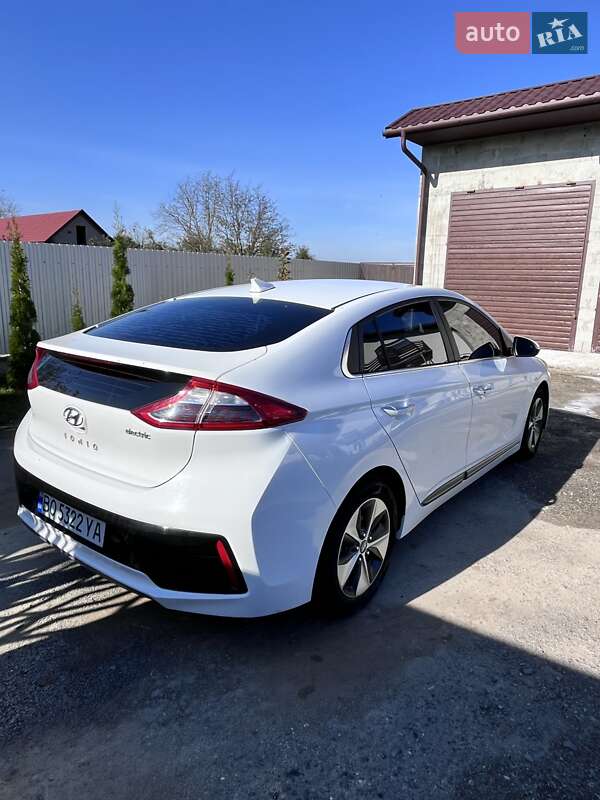 Хэтчбек Hyundai Ioniq 2016 в Тернополе