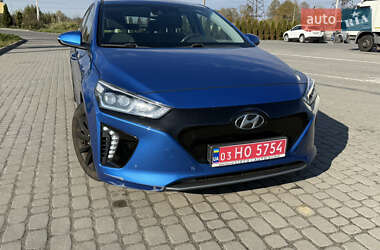 Хэтчбек Hyundai Ioniq 2018 в 