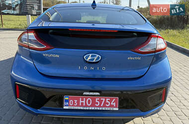Хэтчбек Hyundai Ioniq 2018 в 