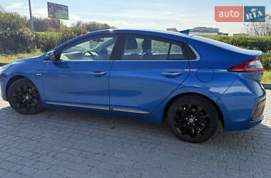 Хэтчбек Hyundai Ioniq 2018 в 