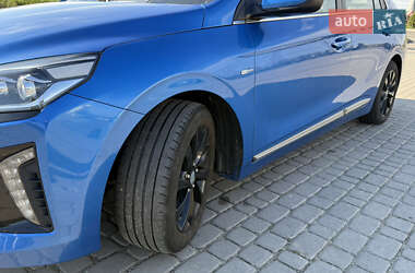 Хэтчбек Hyundai Ioniq 2018 в 