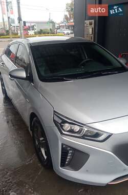 Хэтчбек Hyundai Ioniq 2018 в 