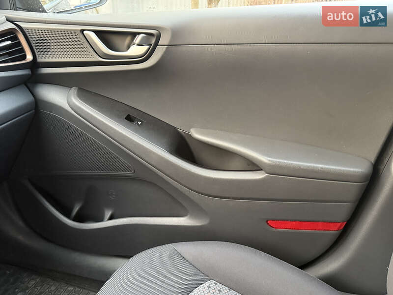 Хэтчбек Hyundai Ioniq 2018 в Львове фото 74 Хэтчбек Hyundai Ioniq 2018 в Львове