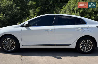 Лифтбек Hyundai Ioniq 2020 в 