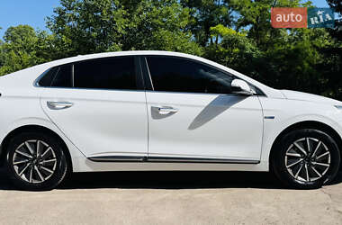 Лифтбек Hyundai Ioniq 2020 в 