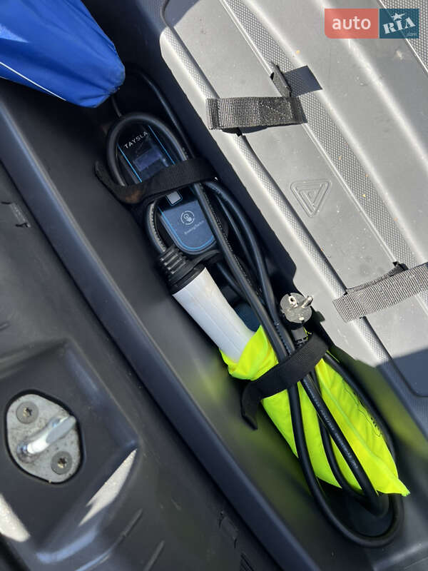 Хэтчбек Hyundai Ioniq 2016 в Житомире фото 28 Хэтчбек Hyundai Ioniq 2016 в Житомире