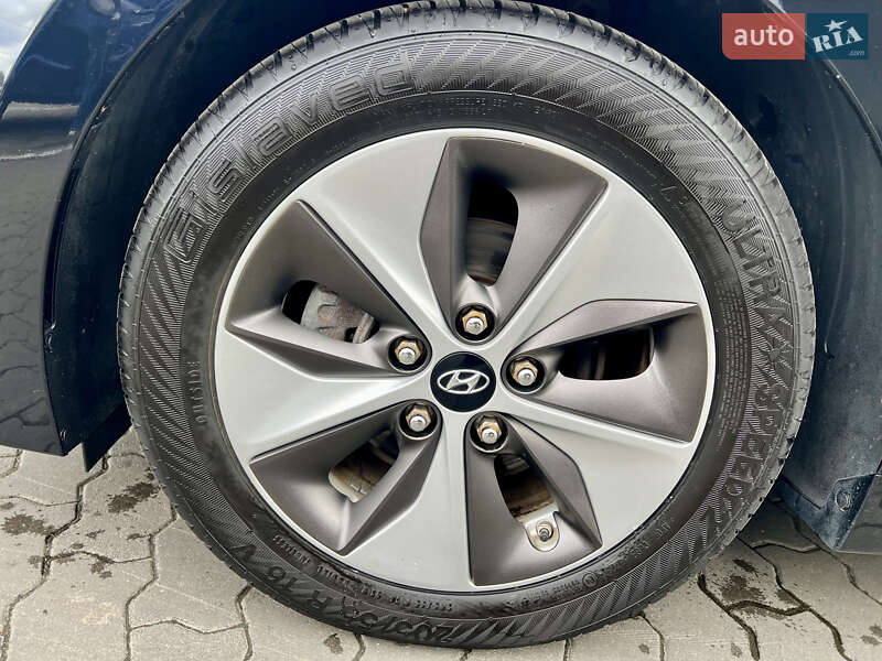 Хэтчбек Hyundai Ioniq 2019 в Луцке