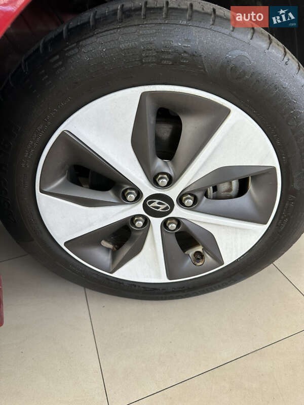 Лифтбек Hyundai Ioniq 2019 в Одессе фото 18 Лифтбек Hyundai Ioniq 2019 в Одессе