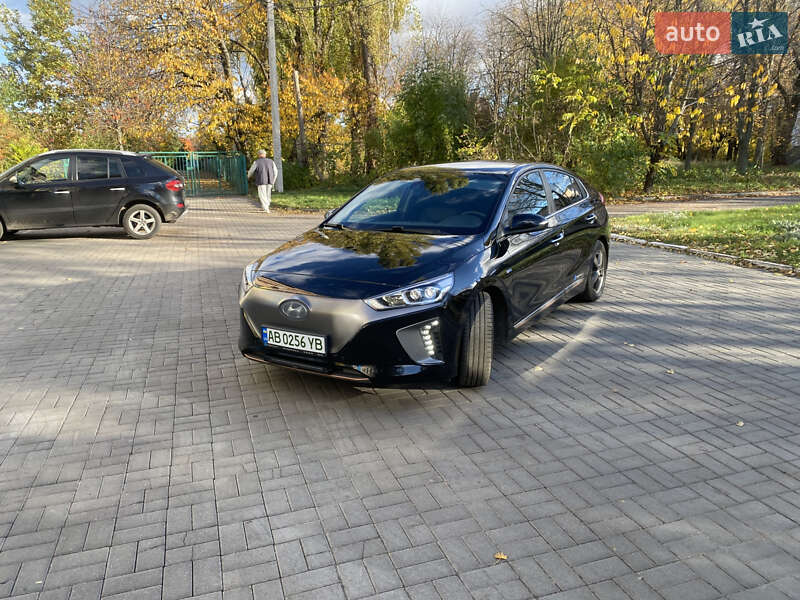 Хэтчбек Hyundai Ioniq 2016 в Виннице фото 2 Хэтчбек Hyundai Ioniq 2016 в Виннице