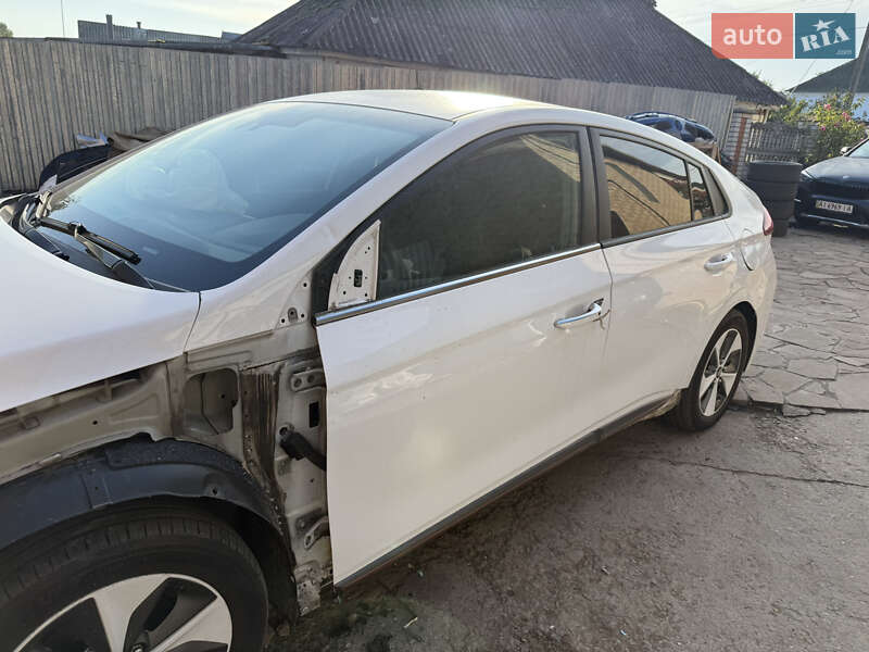 Хэтчбек Hyundai Ioniq 2018 в Ракитном