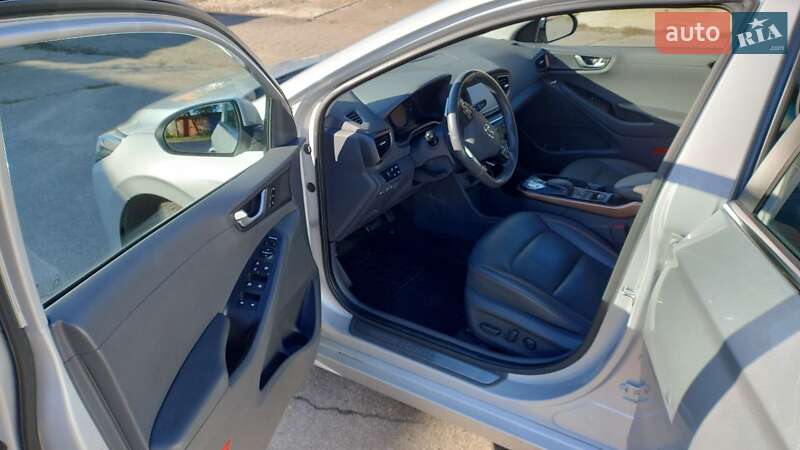 Хэтчбек Hyundai Ioniq 2016 в Умани
