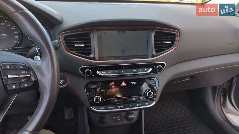 Хэтчбек Hyundai Ioniq 2016 в Умани