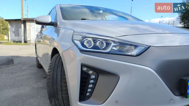Хэтчбек Hyundai Ioniq 2016 в Умани
