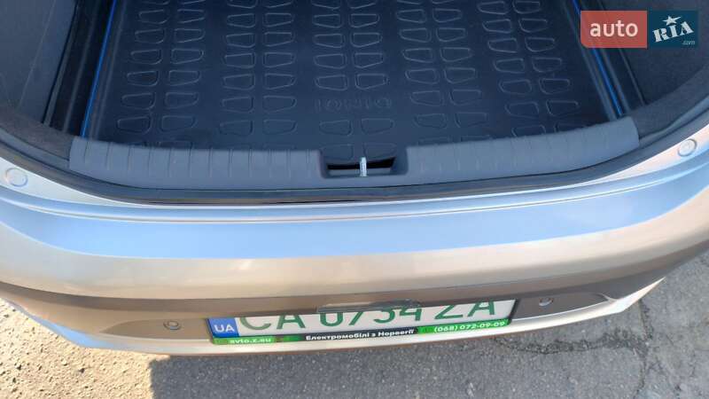 Хэтчбек Hyundai Ioniq 2016 в Умани