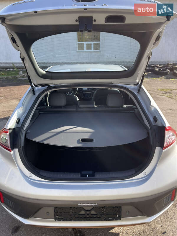 Хэтчбек Hyundai Ioniq 2018 в Житомире
