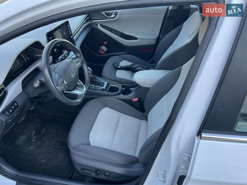 Хэтчбек Hyundai Ioniq 2019 в Виннице фото 16 Хэтчбек Hyundai Ioniq 2019 в Виннице