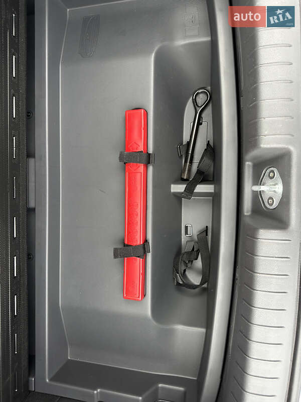 Лифтбек Hyundai Ioniq 2019 в Ковеле фото 61 Лифтбек Hyundai Ioniq 2019 в Ковеле