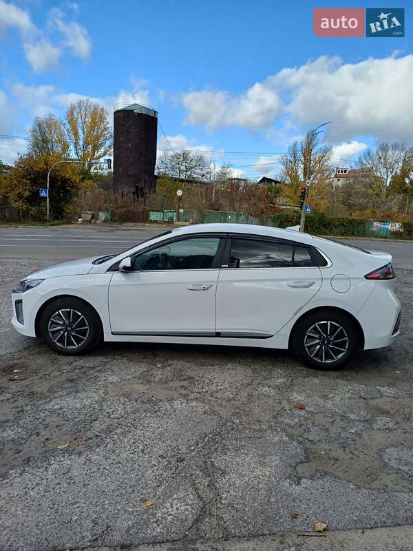 Ліфтбек Hyundai Ioniq 2021 в Києві фото 6 Ліфтбек Hyundai Ioniq 2021 в Києві