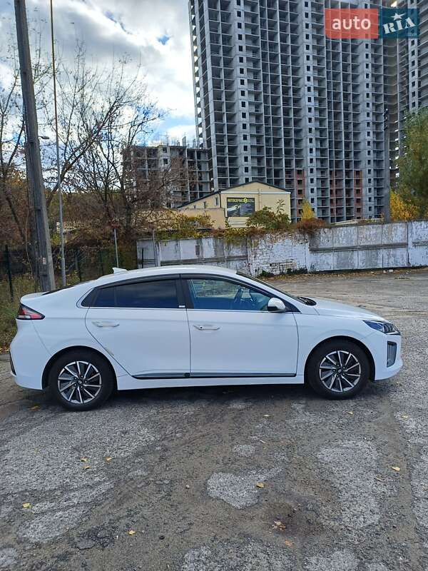 Ліфтбек Hyundai Ioniq 2021 в Києві фото 10 Ліфтбек Hyundai Ioniq 2021 в Києві