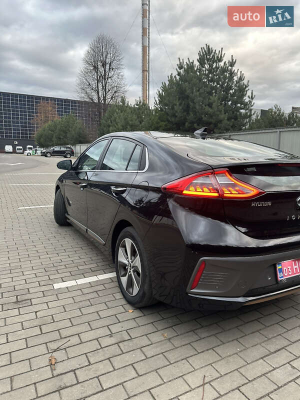 Хэтчбек Hyundai Ioniq 2017 в Луцке фото 22 Хэтчбек Hyundai Ioniq 2017 в Луцке