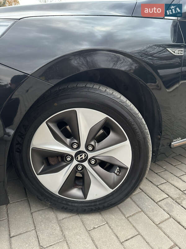 Хэтчбек Hyundai Ioniq 2017 в Луцке фото 49 Хэтчбек Hyundai Ioniq 2017 в Луцке