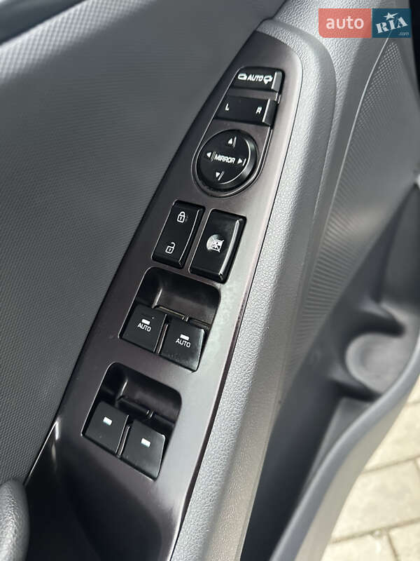 Хэтчбек Hyundai Ioniq 2017 в Луцке фото 64 Хэтчбек Hyundai Ioniq 2017 в Луцке