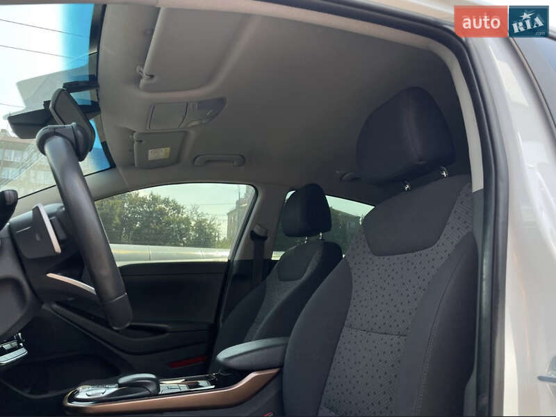 Хетчбек Hyundai Ioniq 2019 в Києві фото 22 Хетчбек Hyundai Ioniq 2019 в Києві