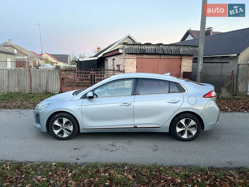 Хэтчбек Hyundai Ioniq 2016 в Владимире