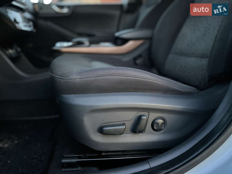 Хэтчбек Hyundai Ioniq 2016 в Владимире