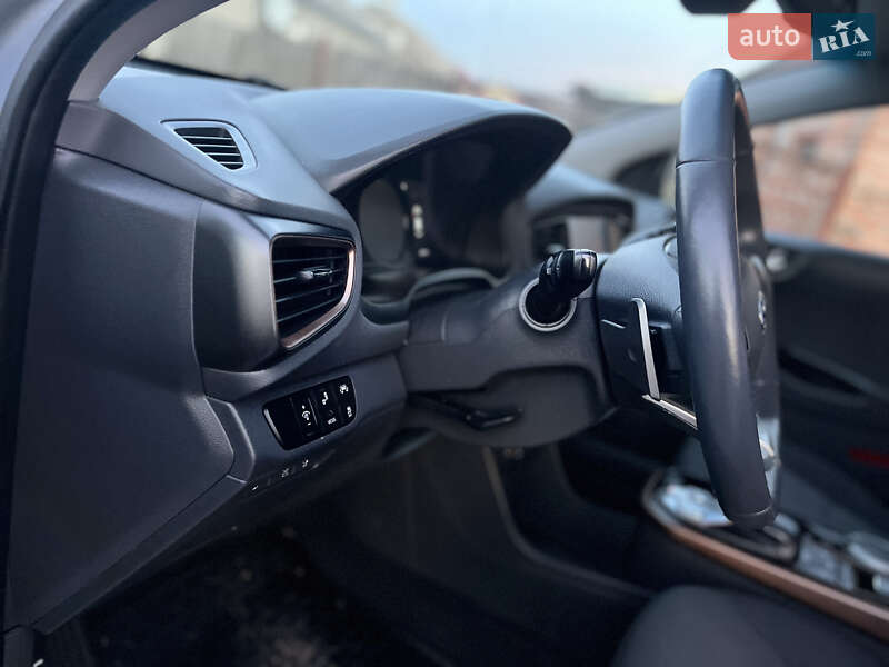 Хэтчбек Hyundai Ioniq 2016 в Владимире