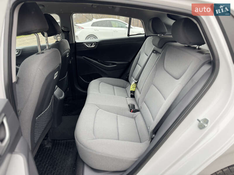 Лифтбек Hyundai Ioniq 2021 в Тернополе фото 8 Лифтбек Hyundai Ioniq 2021 в Тернополе