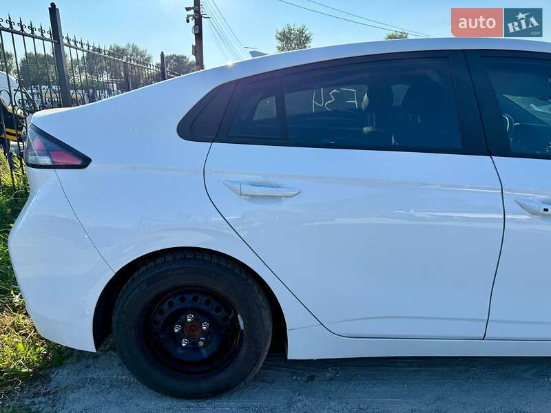 Ліфтбек Hyundai Ioniq 2021 в Києві фото 10 Ліфтбек Hyundai Ioniq 2021 в Києві