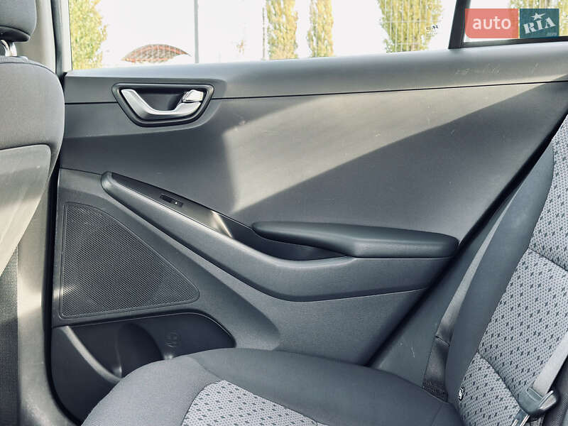 Хэтчбек Hyundai Ioniq 2017 в Кременчуге