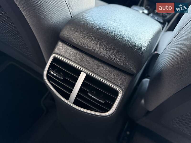 Лифтбек Hyundai Ioniq 2020 в Львове фото 154 Лифтбек Hyundai Ioniq 2020 в Львове