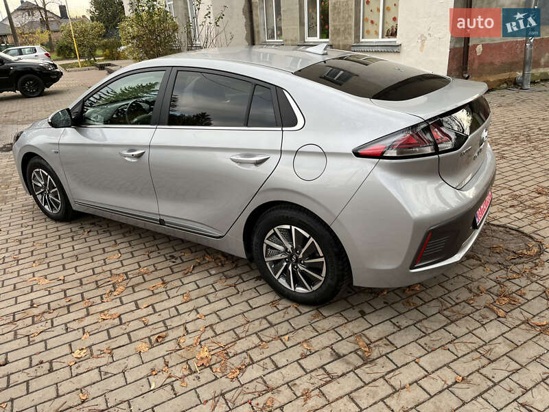 Лифтбек Hyundai Ioniq 2020 в Луцке