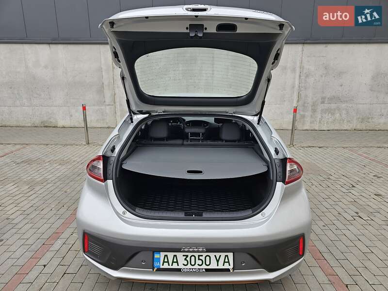 Лифтбек Hyundai Ioniq 2019 в Киеве