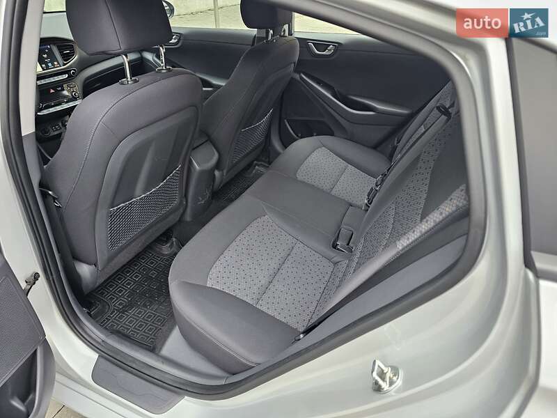 Лифтбек Hyundai Ioniq 2019 в Киеве