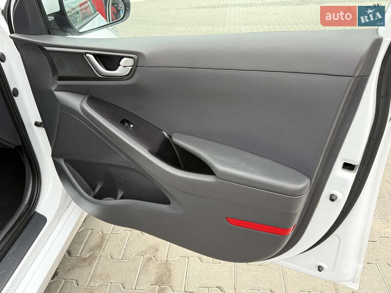 Хэтчбек Hyundai Ioniq 2019 в Тернополе фото 26 Хэтчбек Hyundai Ioniq 2019 в Тернополе
