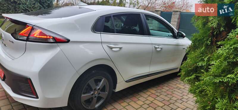 Лифтбек Hyundai Ioniq 2020 в Ровно