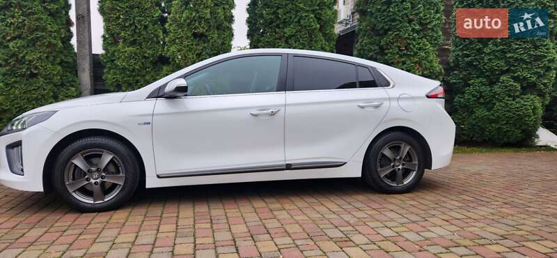 Лифтбек Hyundai Ioniq 2020 в Ровно