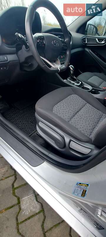 Лифтбек Hyundai Ioniq 2019 в Виннице фото 40 Лифтбек Hyundai Ioniq 2019 в Виннице