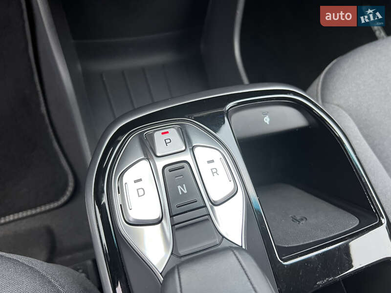 Лифтбек Hyundai Ioniq 2019 в Киеве фото 23 Лифтбек Hyundai Ioniq 2019 в Киеве