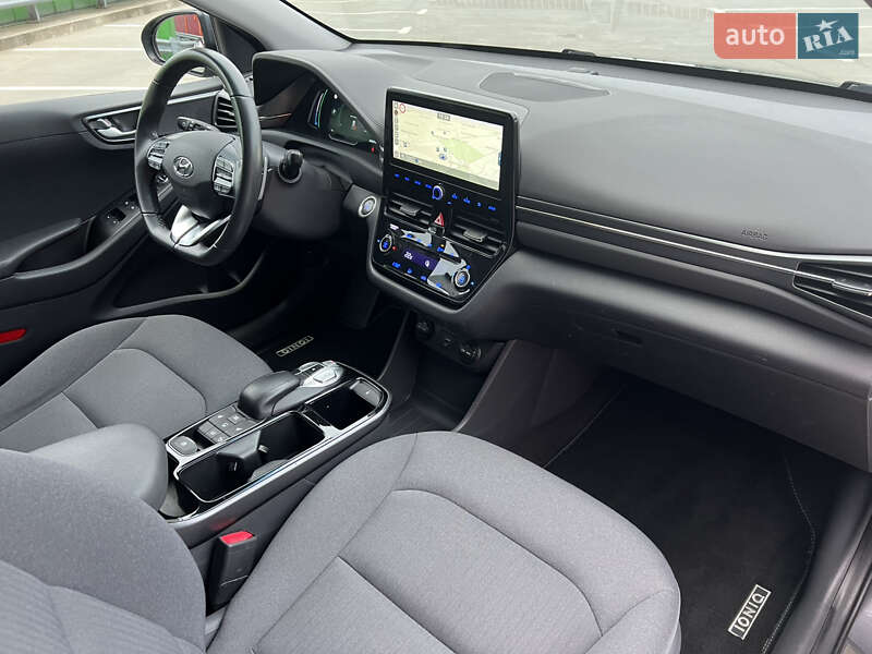 Лифтбек Hyundai Ioniq 2019 в Киеве фото 34 Лифтбек Hyundai Ioniq 2019 в Киеве