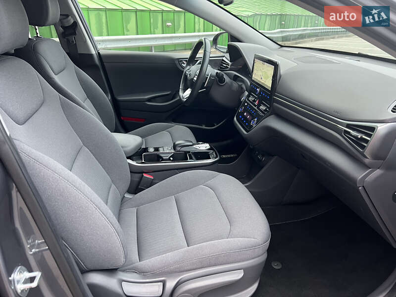 Лифтбек Hyundai Ioniq 2019 в Киеве фото 35 Лифтбек Hyundai Ioniq 2019 в Киеве