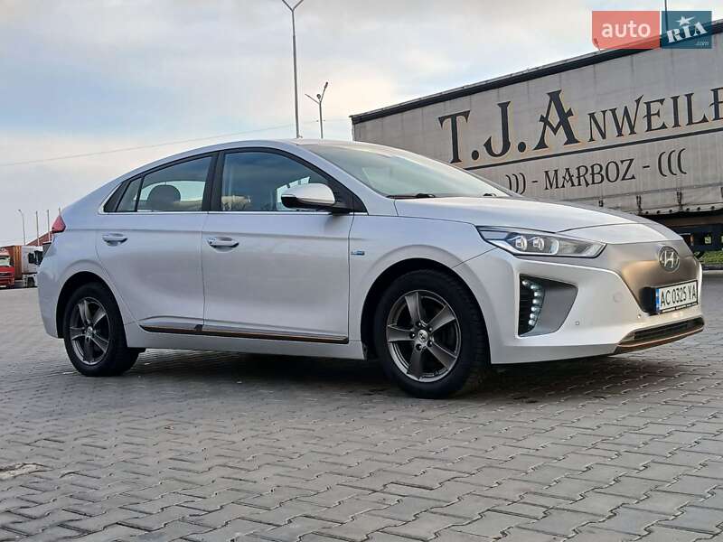 Хэтчбек Hyundai Ioniq 2017 в Луцке